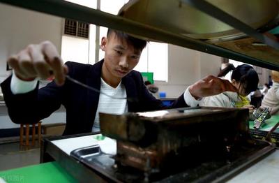 勞務派遣亂象侵襲校園 職校中介聯合操縱學生工，用工市場信任危機加劇